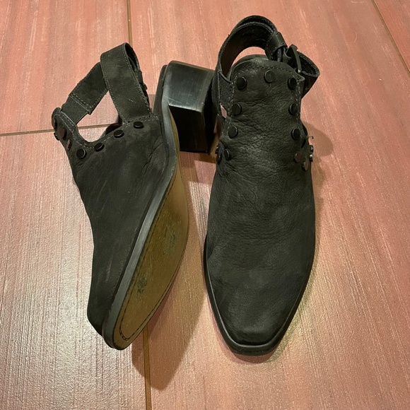 M4D3 Alexa bootie - Picture 2 of 11